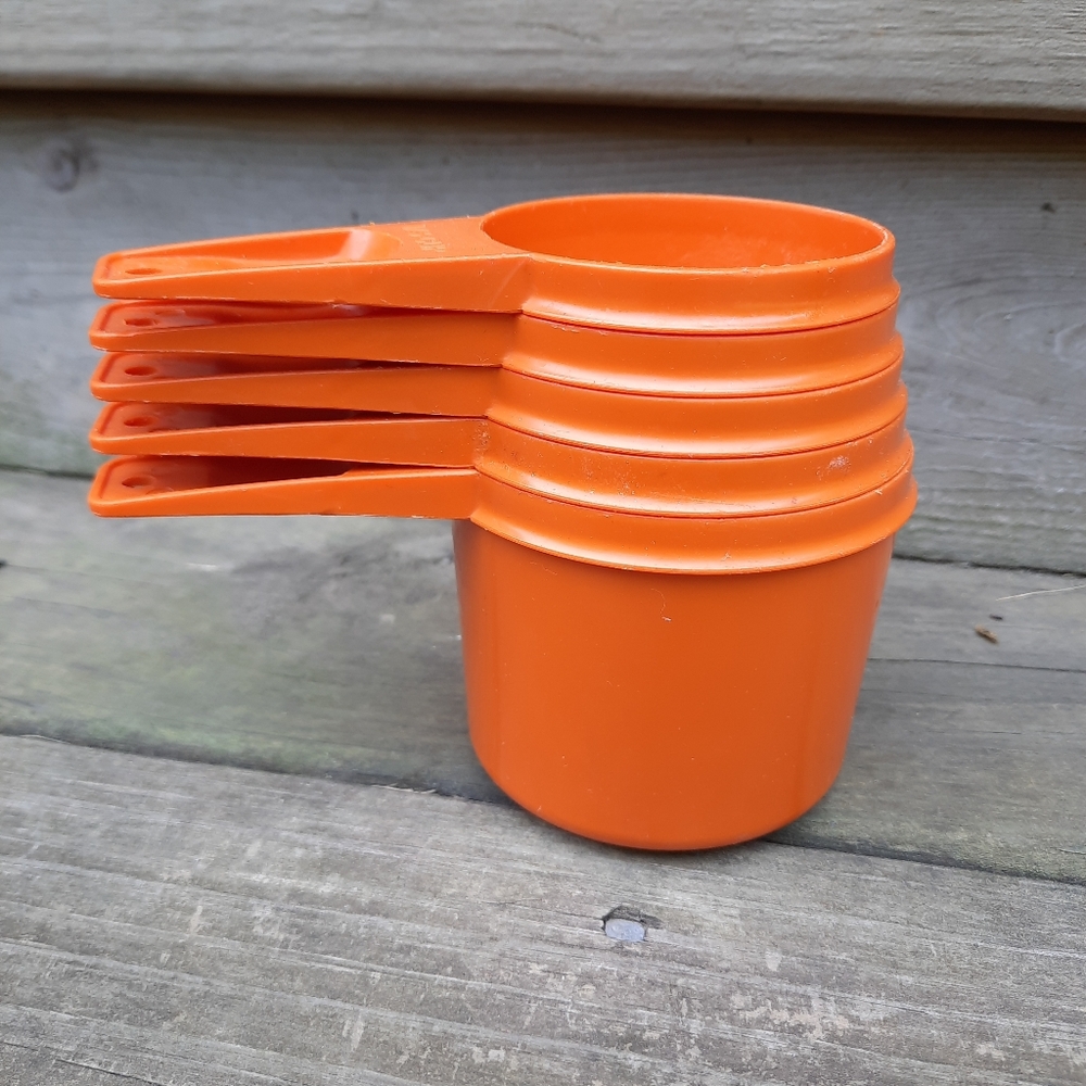 Vintage Tupperware Harvest Orange Stackable Nesting Plastic Measuring Cups 5 Pc